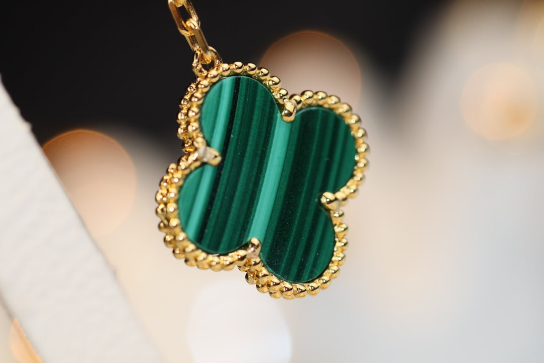 ¡®Jewelicorn¡¯CLOVER EARRINGS GOLD MALACHITE DIAMOND 3 MOTIF