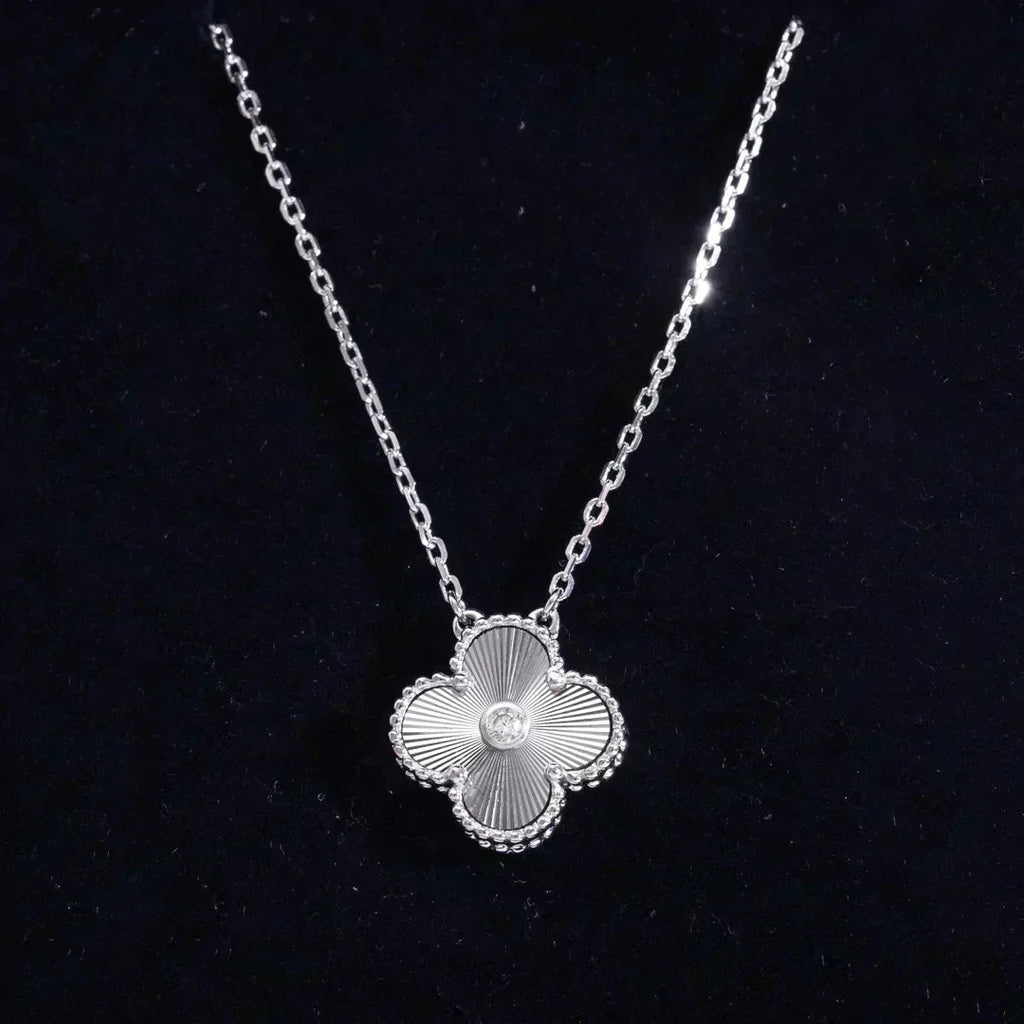 ¡®Jewelicorn¡¯CLOVER  15MM DIAMOND LASER NECKLACE SILVER
