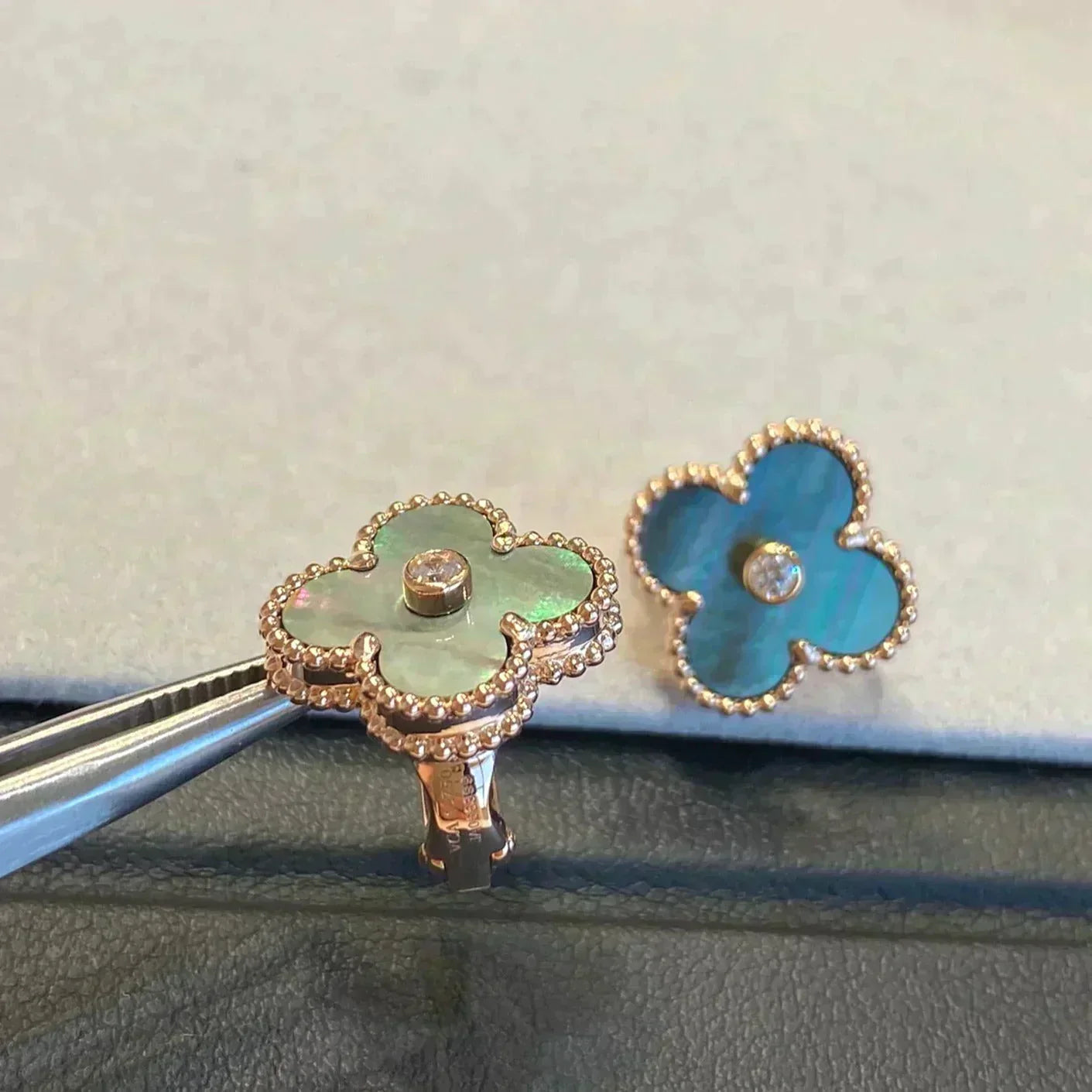 ¡®Jewelicorn¡¯CLOVER MEDIUM 1 MOTIFS GRAY MOP  DIAMOND EARRINGS