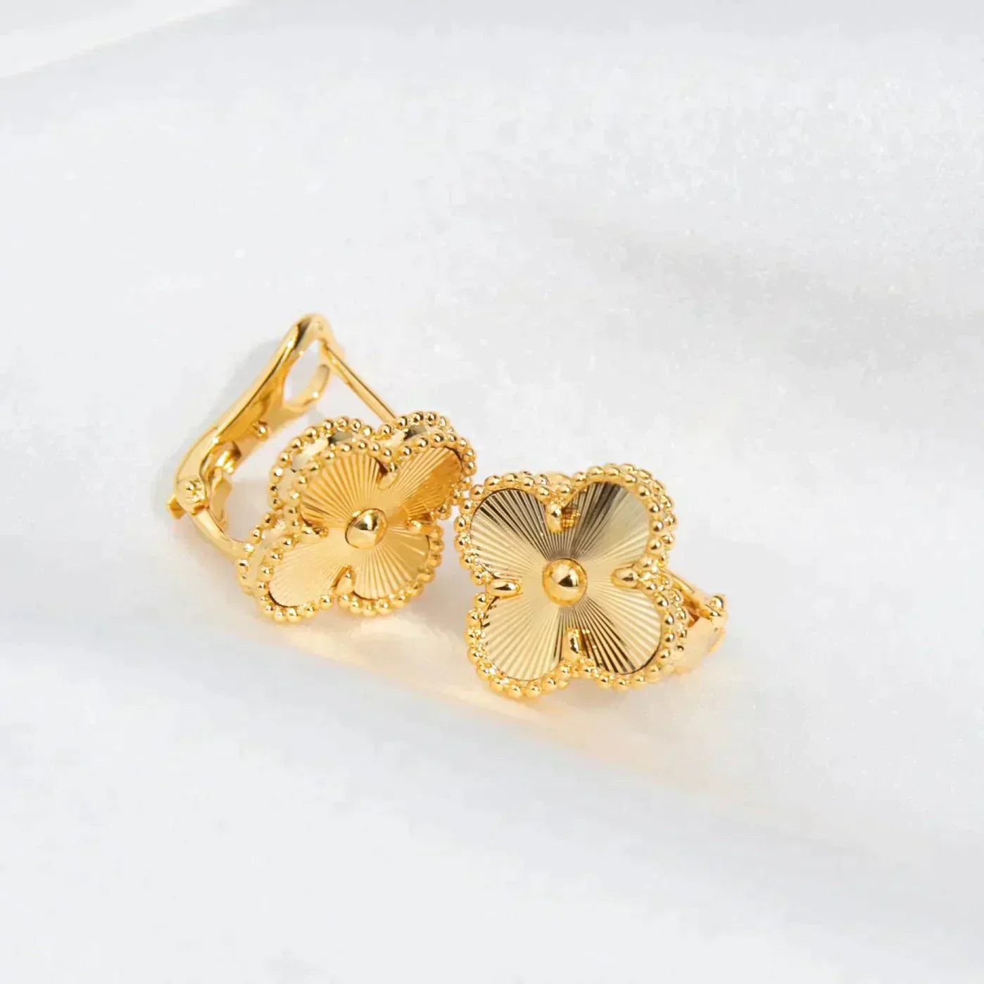 ¡®Jewelicorn¡¯CLOVER MEDIUM 1 MOTIFS LASER EARRINGS