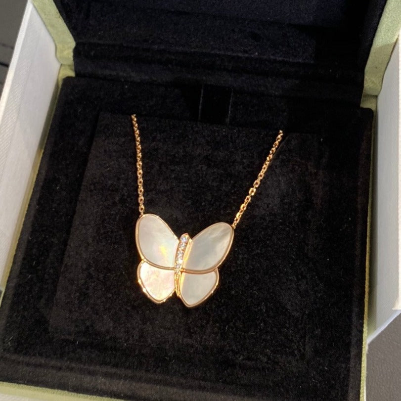 ¡®Jewelicorn¡¯BUTTERFLY GOLD MOP DIAMOND NECKLACE