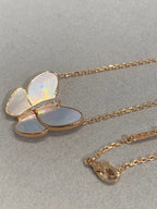 ¡®Jewelicorn¡¯BUTTERFLY GOLD MOP DIAMOND NECKLACE