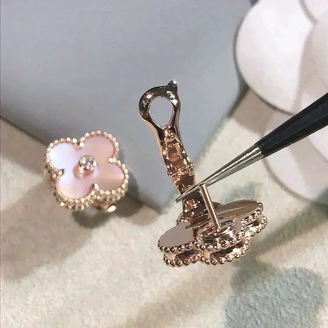 ¡®Jewelicorn¡¯CLOVER MEDIUM 1 MOTIFS  PINK MOP DIAMOND EARRINGS