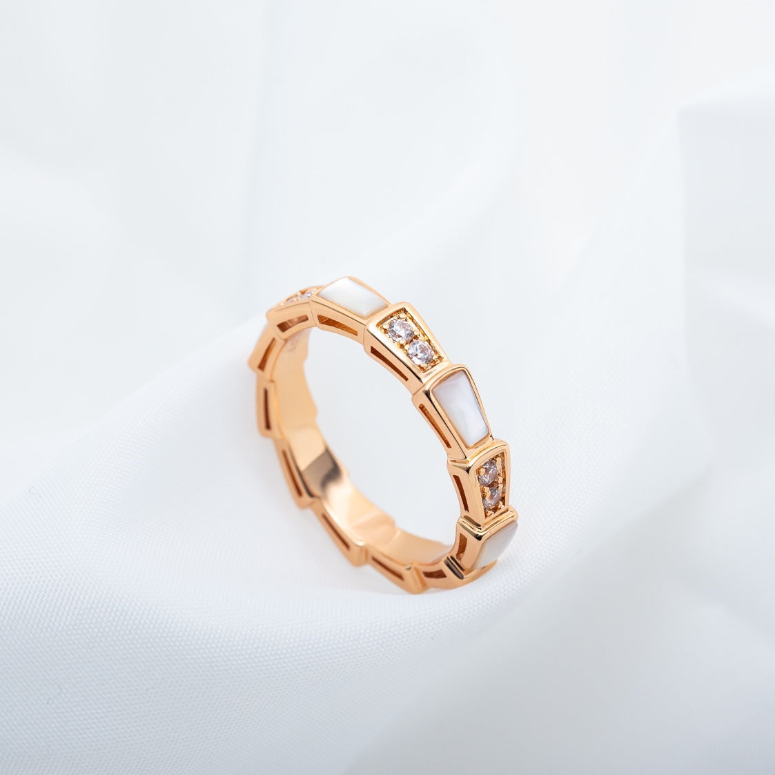 ¡®Jewelicorn¡¯SERPENTI RING PINK GOLD DIAMOND MOP 3MM