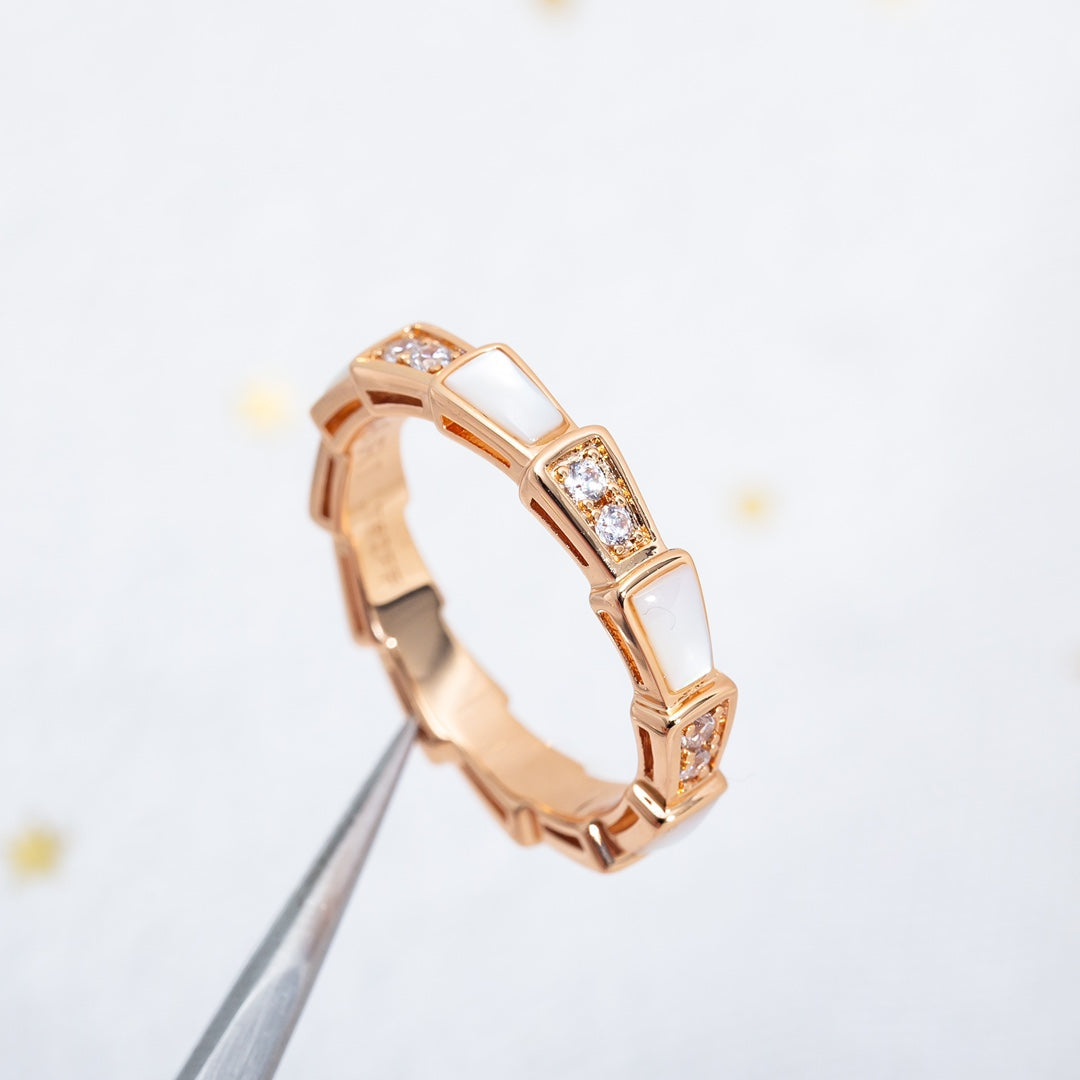 ¡®Jewelicorn¡¯SERPENTI RING PINK GOLD DIAMOND MOP 3MM