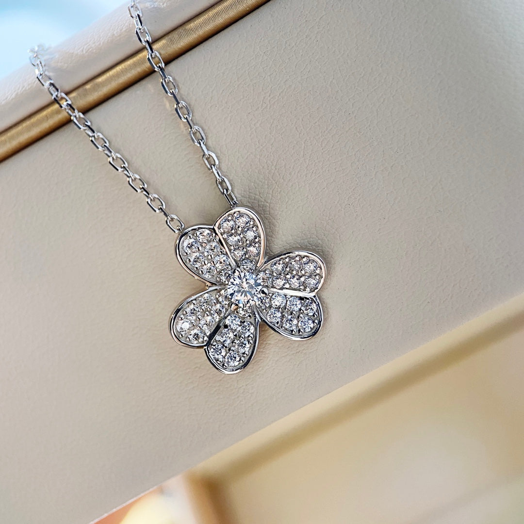 ¡®Jewelicorn¡¯CLOVER DIAMOND NECKLACE SILVER