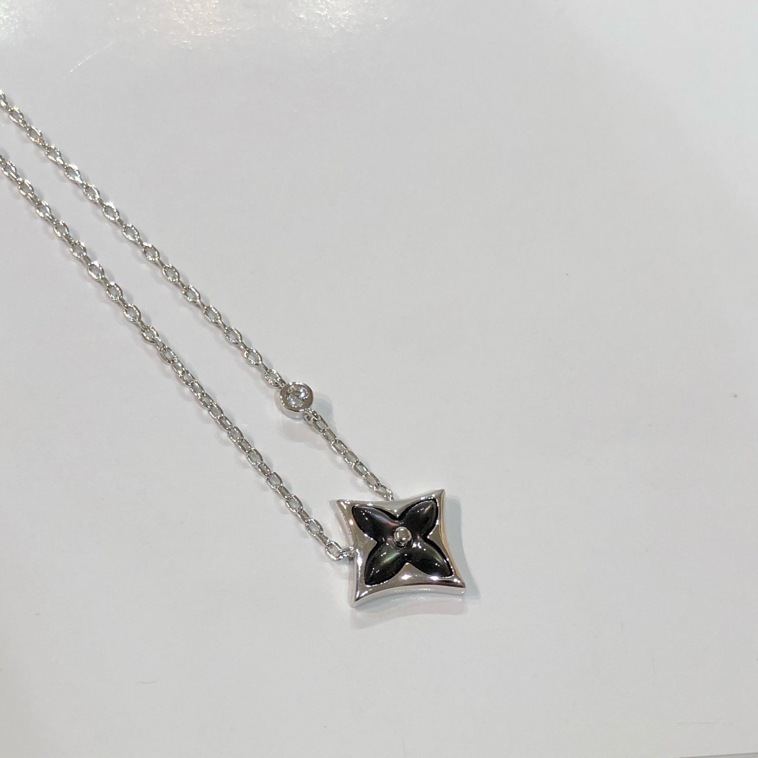 ¡®Jewelicorn¡¯STAR BLACK MOP NECKLACE