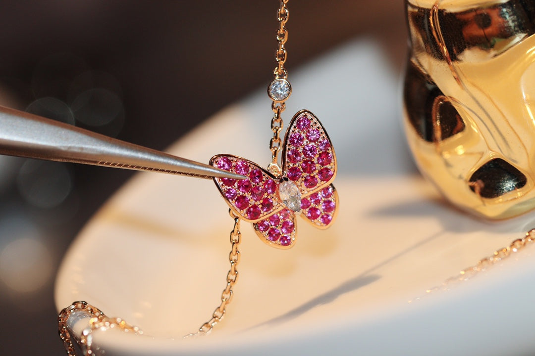 ¡®Jewelicorn¡¯BUTTERFLY RED DIAMOND ROSE GOLD NECKLACE