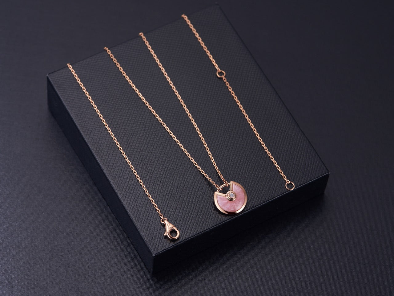 ¡®Jewelicorn¡¯AMULETTE ROSE GOLD PINK MOP NECKLACE
