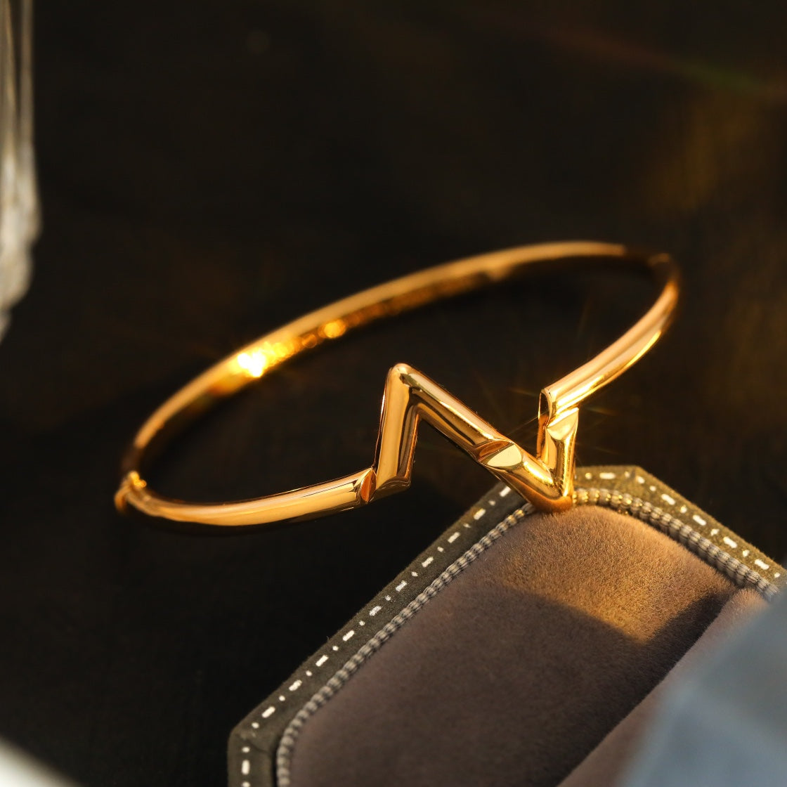 ¡®Jewelicorn¡¯VOLTE UPSITE DOWN BRACELET