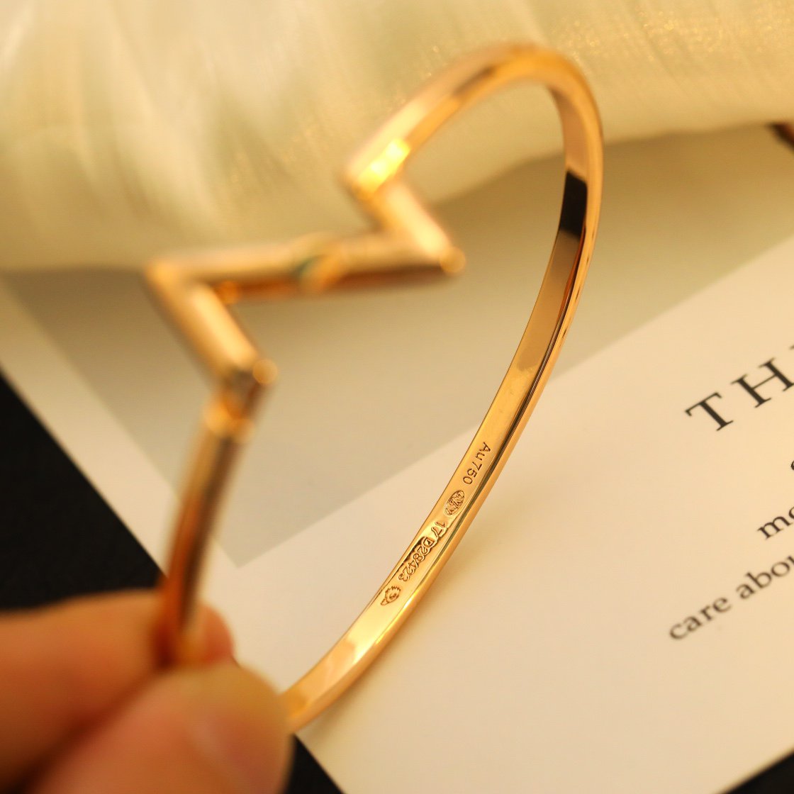 ¡®Jewelicorn¡¯VOLTE UPSITE DOWN BRACELET