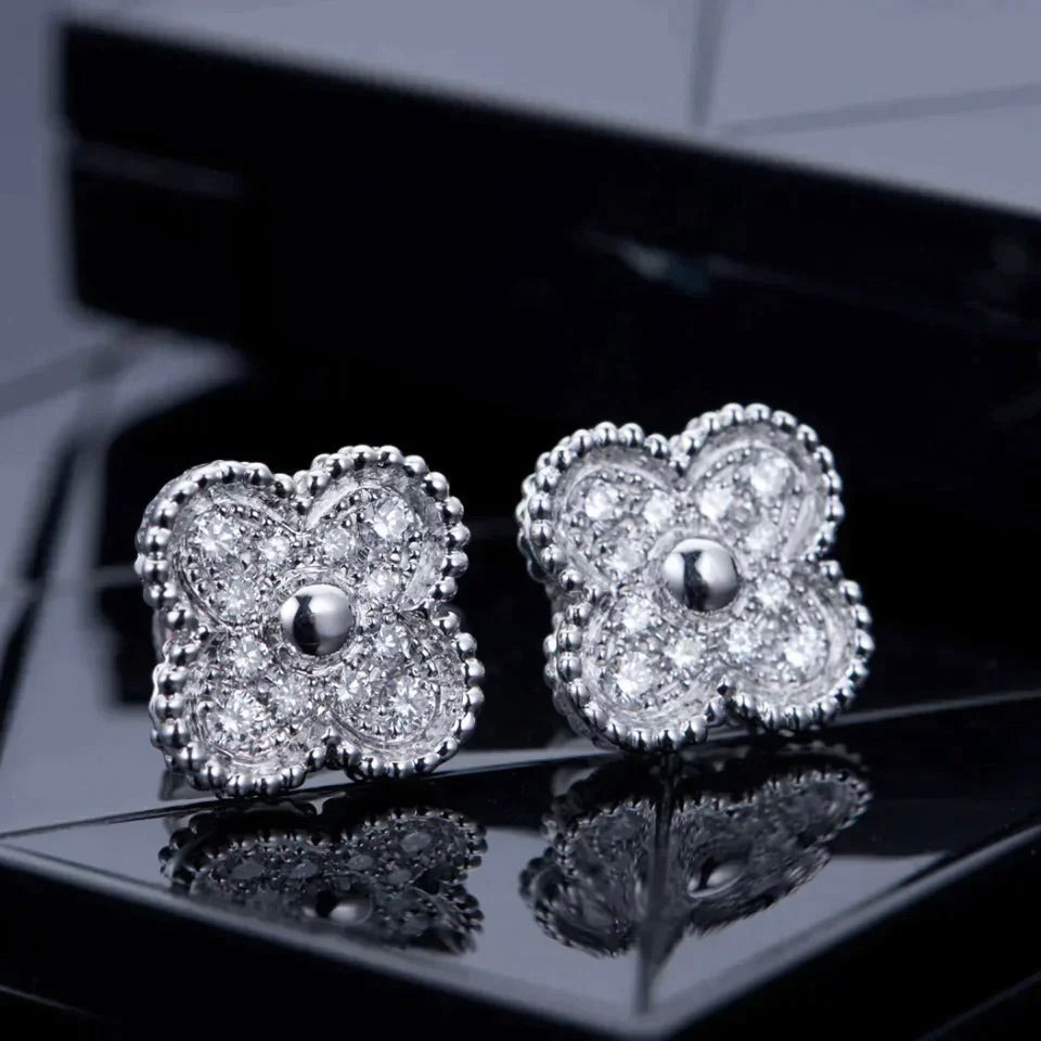 ¡®Jewelicorn¡¯CLOVER 1 MOTIFS DIAMOND STUD EARRINGS SILVER