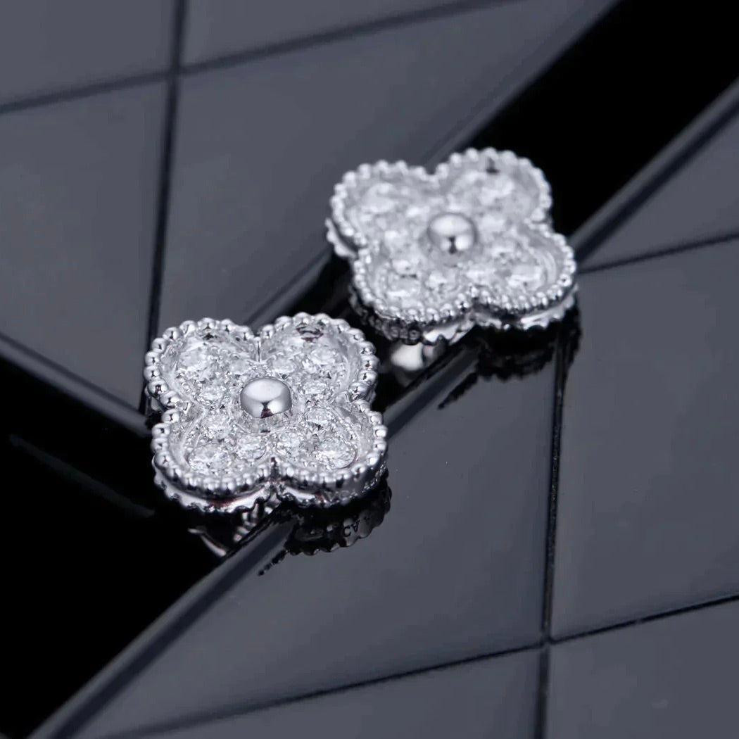 ¡®Jewelicorn¡¯CLOVER 1 MOTIFS DIAMOND STUD EARRINGS SILVER