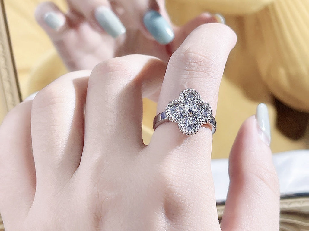 ¡®Jewelicorn¡¯CLOVER DIAMOND RING