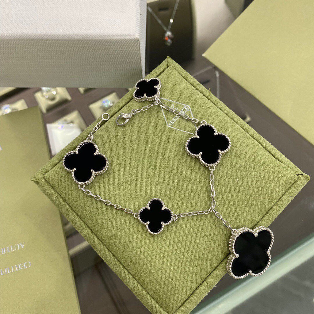 ¡®Jewelicorn¡¯CLOVER 5 MOTIFS SIVLER ONYX BRACELET