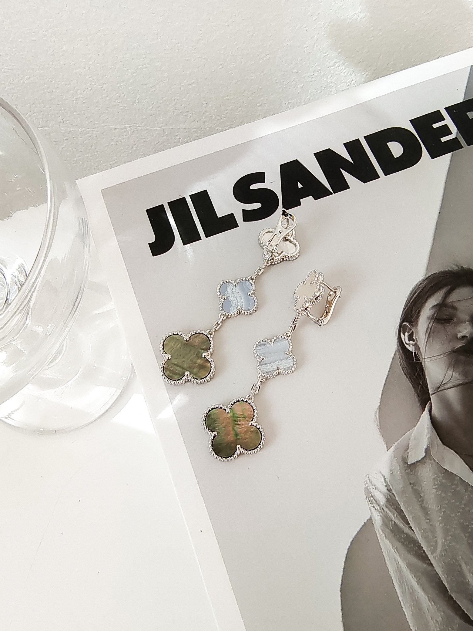 ¡®Jewelicorn¡¯CLOVER 3 MOTIFS CHALCEDONY DARK MOP SILVER EARRINGS