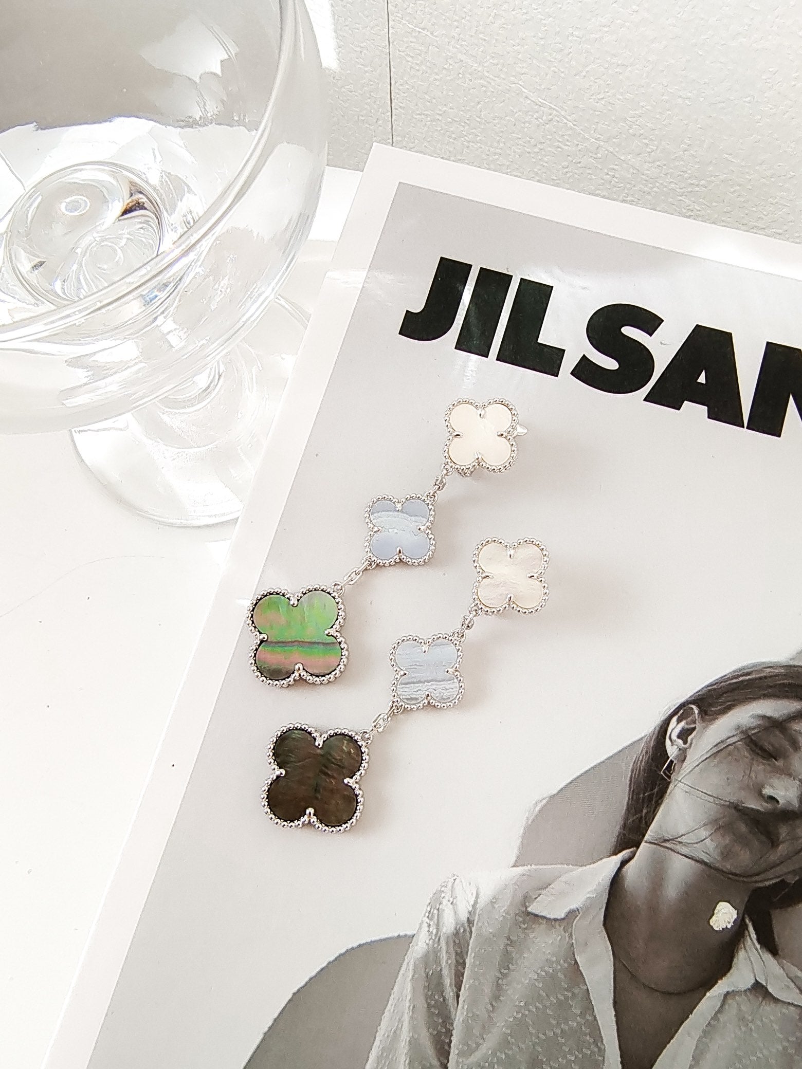 ¡®Jewelicorn¡¯CLOVER 3 MOTIFS CHALCEDONY DARK MOP SILVER EARRINGS