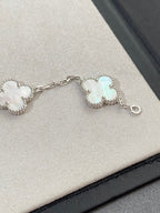 ¡®Jewelicorn¡¯CLOVER SILVER MOP 5 MOTIF BRACELET