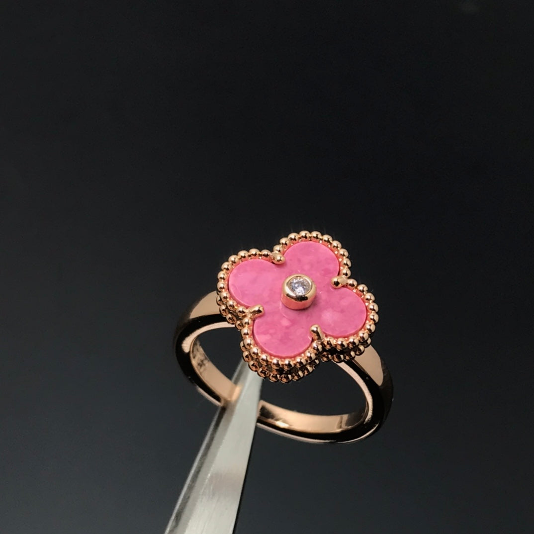 ¡®Jewelicorn¡¯CLOVER RHODONITE ROSE GOLD RING