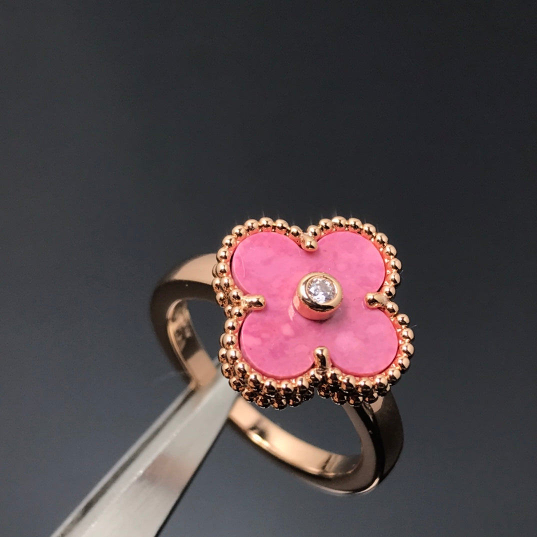 ¡®Jewelicorn¡¯CLOVER RHODONITE ROSE GOLD RING
