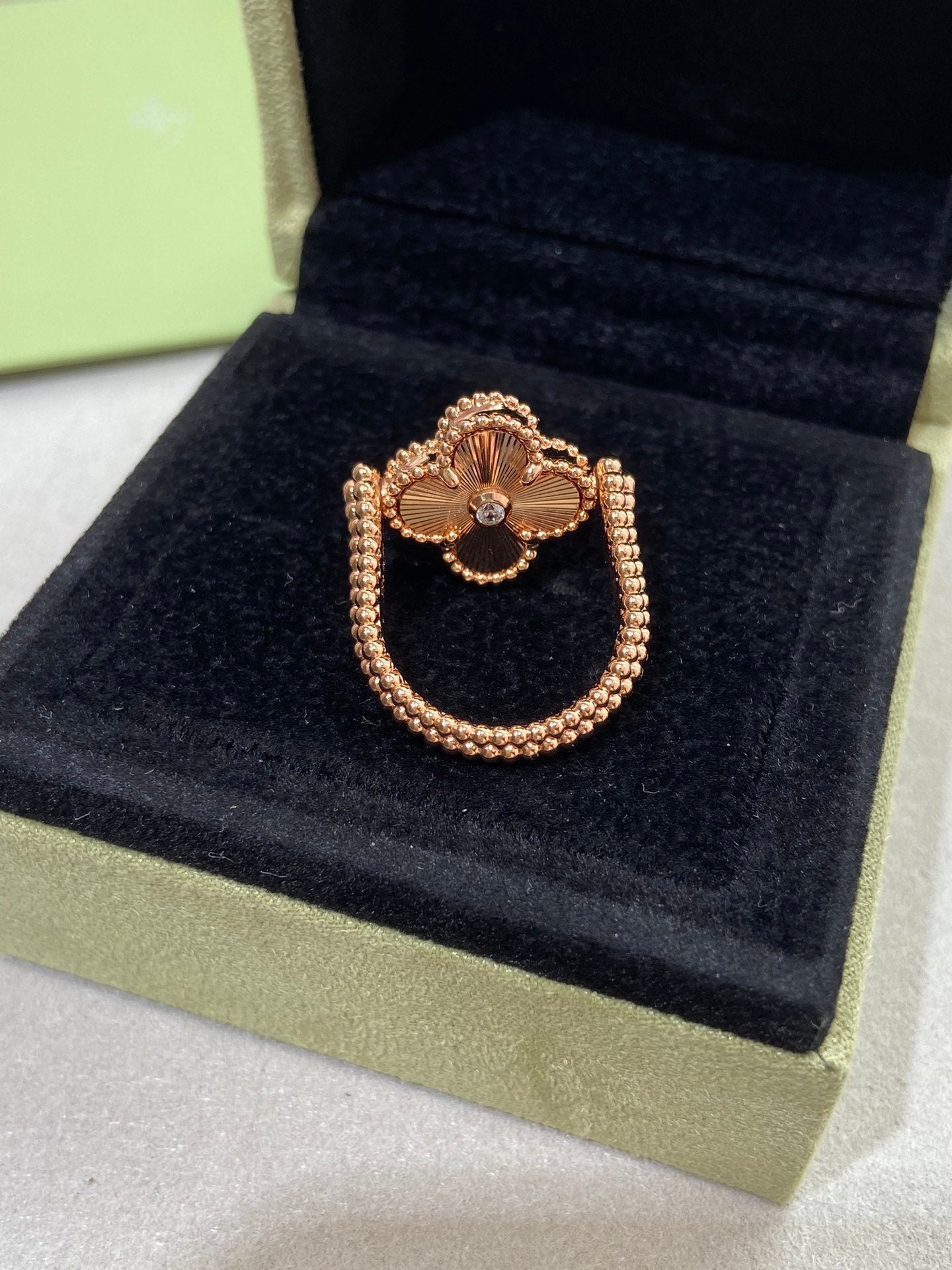 ¡®Jewelicorn¡¯CLOVER RIVERSIBLE ROSE GOLD RING