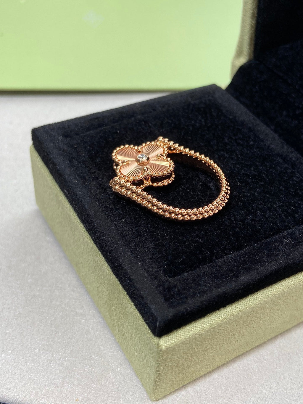 ¡®Jewelicorn¡¯CLOVER RIVERSIBLE ROSE GOLD RING