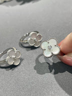 ¡®Jewelicorn¡¯CLOVER SILVER MOP DIAMOND RING
