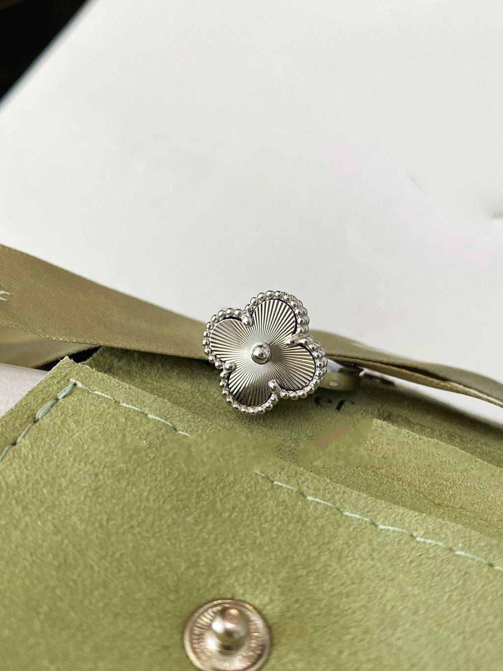 ¡®Jewelicorn¡¯CLOVER SILVER RING