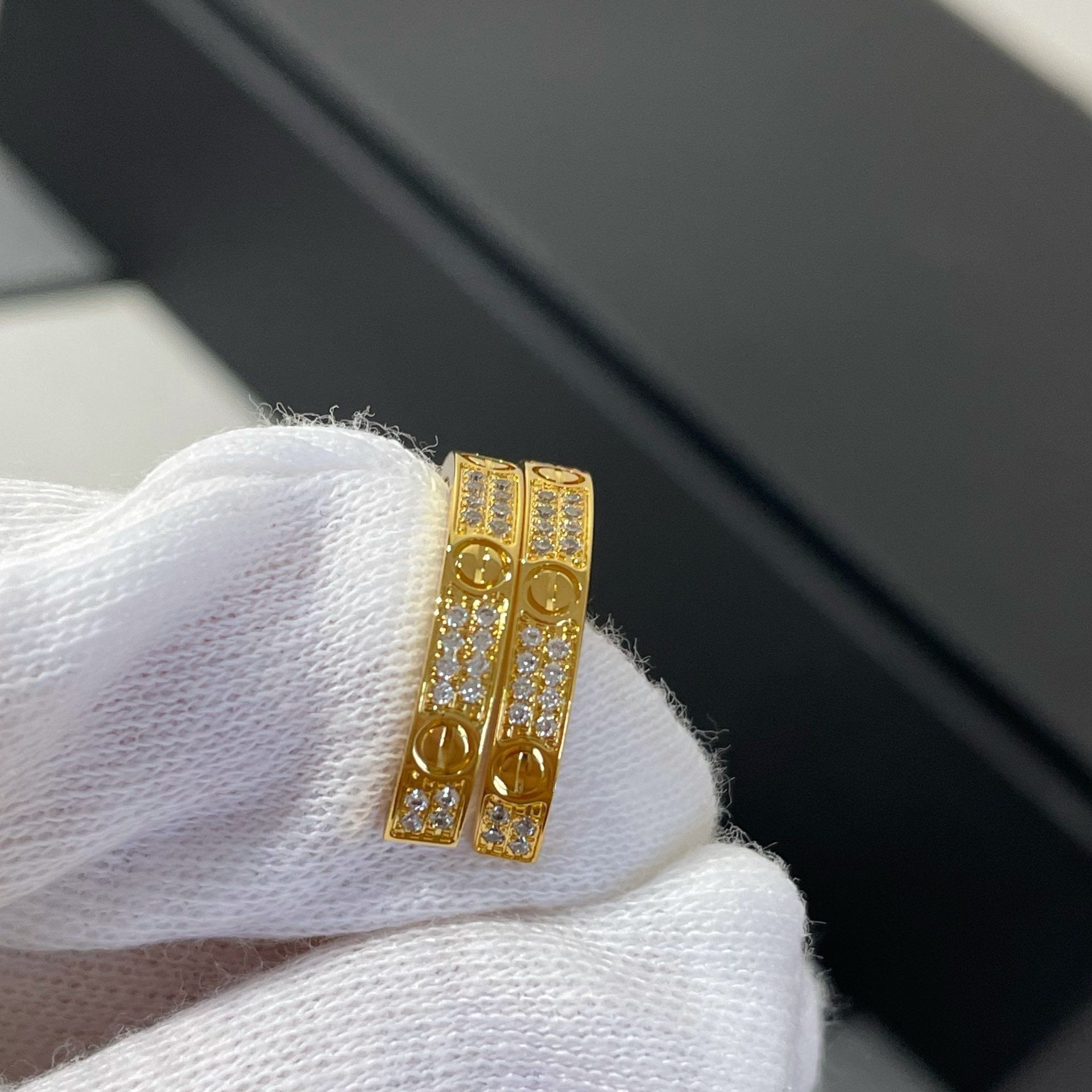 ¡®Jewelicorn¡¯LOVE DIAMOND GOLD HOOP EARRINGS