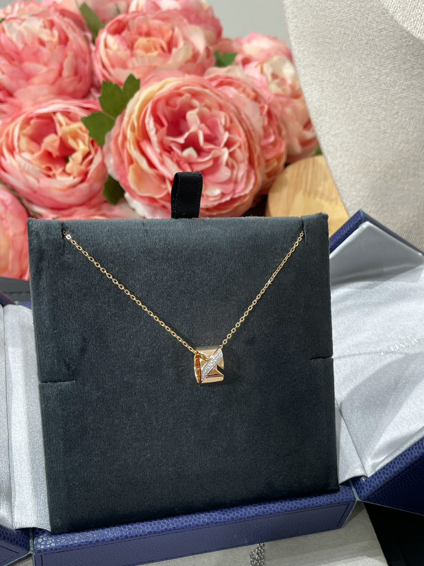 ¡®Jewelicorn¡¯LIENS EVIDENCE DIAMOND NECKLACE