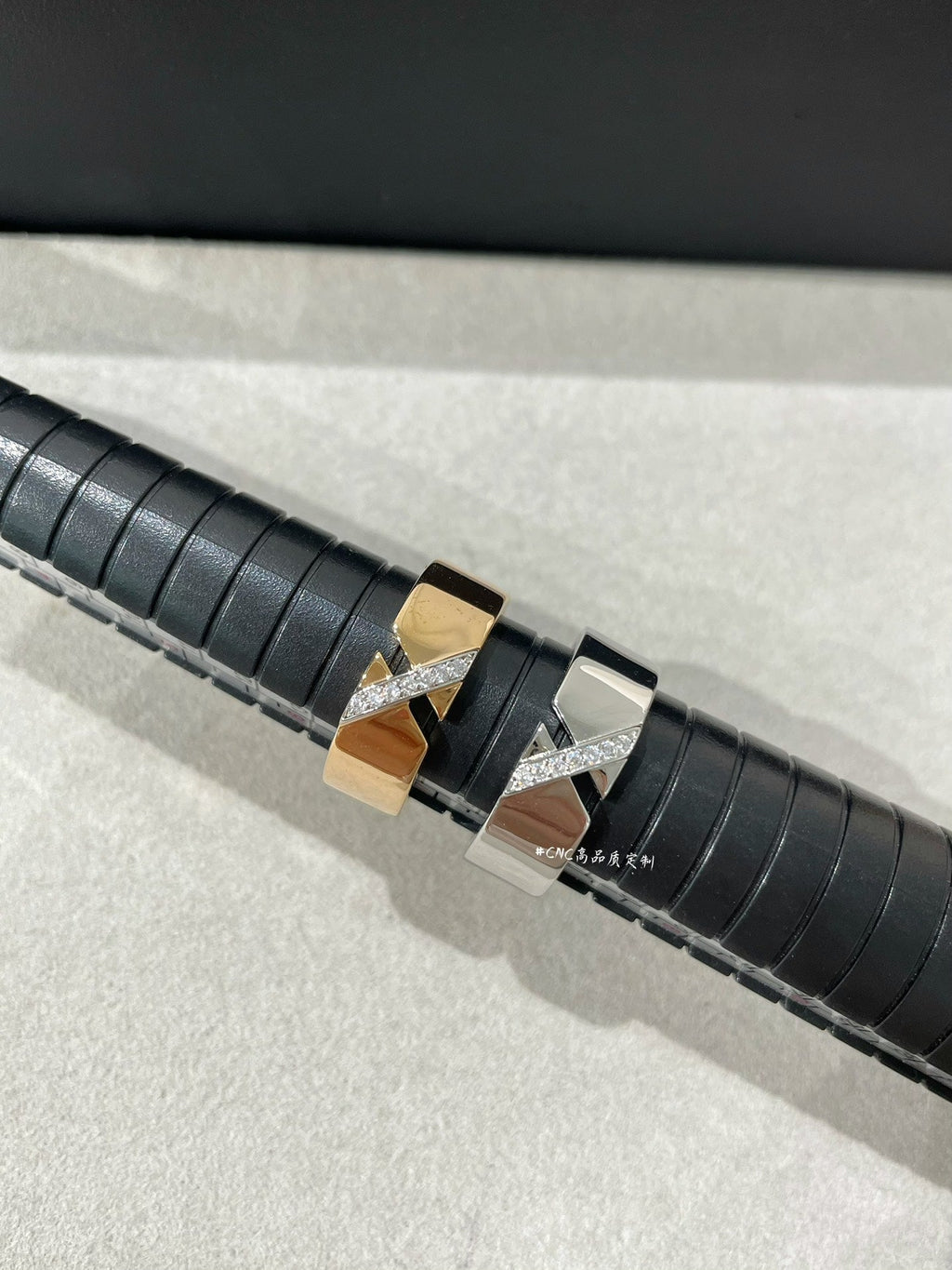 ¡®Jewelicorn¡¯LIENS EVIDENCE DIAOMOND RING