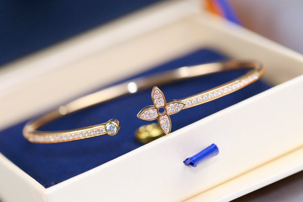 ¡®Jewelicorn¡¯IDYLLE PINK GOLD OPEN BRACELET DIAMOND PAVED