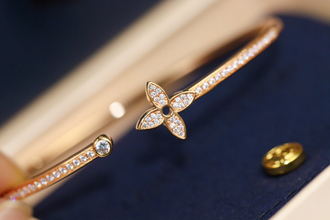 ¡®Jewelicorn¡¯IDYLLE PINK GOLD OPEN BRACELET DIAMOND PAVED