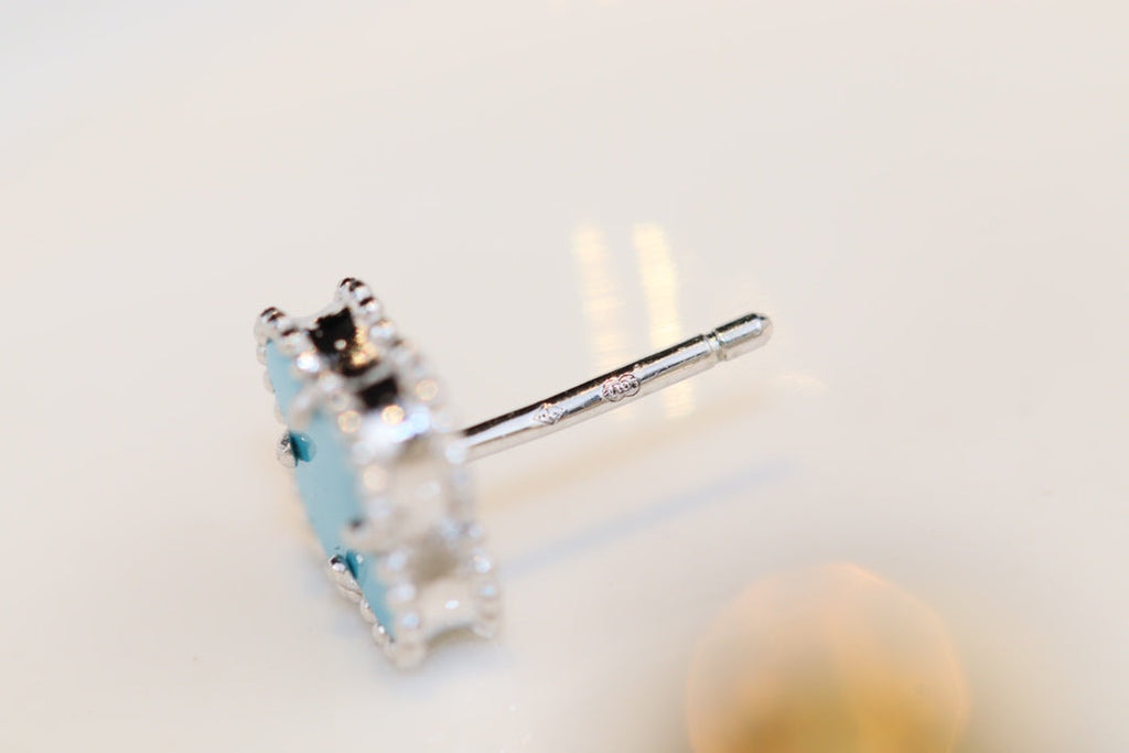 ¡®Jewelicorn¡¯CLOVER MINI TURQUOISE SILVER STUD EARRINGS