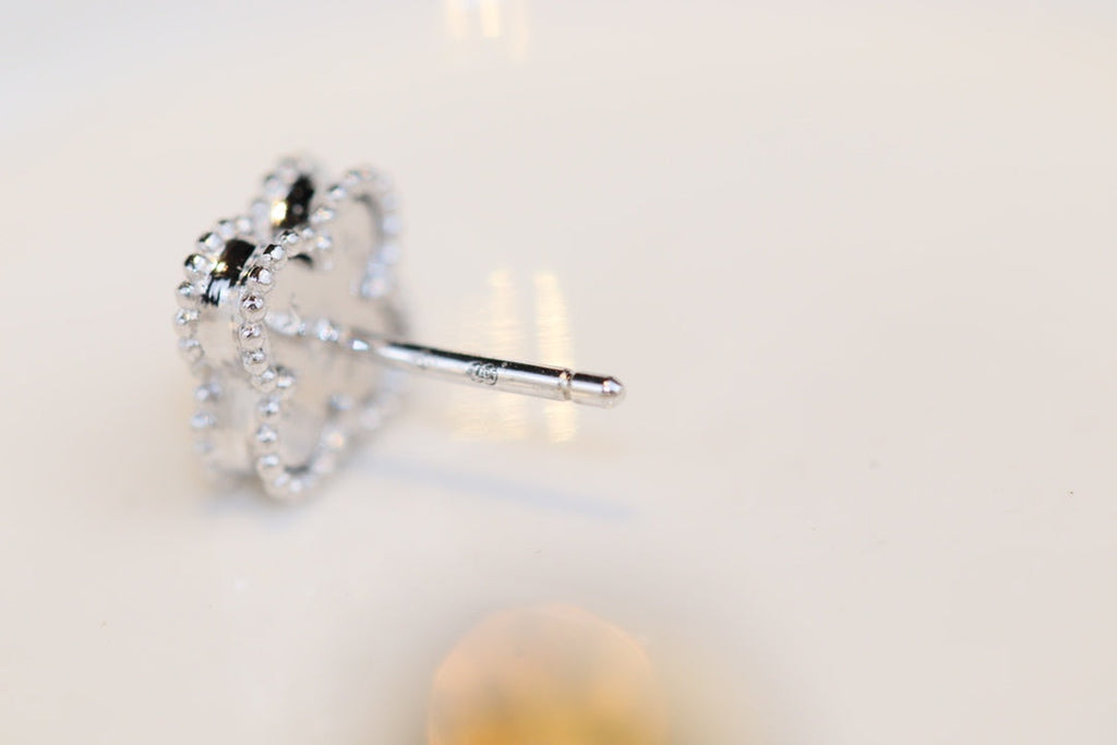 ¡®Jewelicorn¡¯CLOVER MINI TURQUOISE SILVER STUD EARRINGS