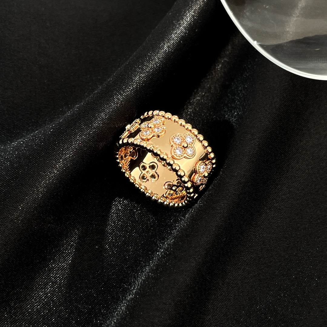 ¡®Jewelicorn¡¯PERLEE DIAMOND LARGE RING