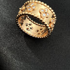 ¡®Jewelicorn¡¯PERLEE DIAMOND LARGE RING