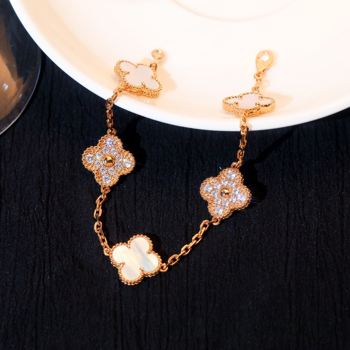 ¡®Jewelicorn¡¯CLOVER BRACELET 5 MOTIF WHITE MOP DIAMOND