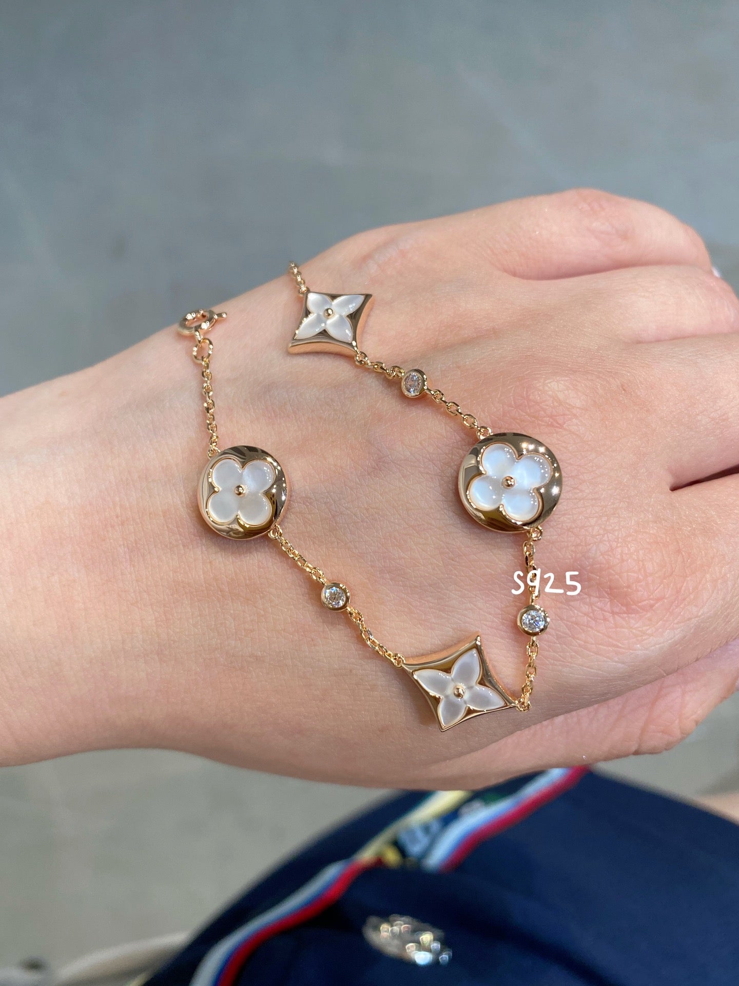 ¡®Jewelicorn¡¯STAR AND SUN 4 MOTIF WHITE MOP PINK GOLD BRACELET