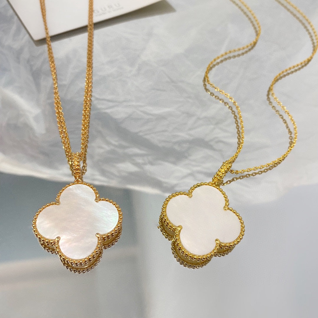 ¡®Jewelicorn¡¯CLOVER 25MM MOP LARGE PENDANT NECKLACE