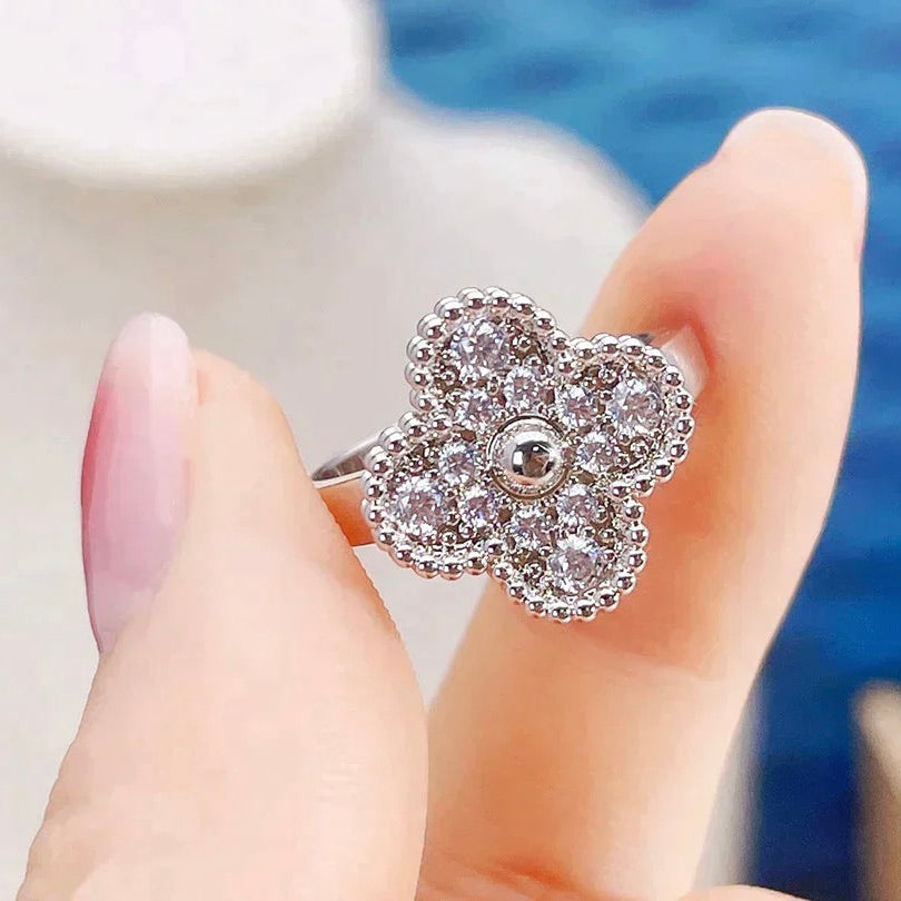¡®Jewelicorn¡¯CLOVER DIAMOND RING