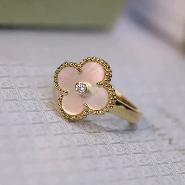 ¡®Jewelicorn¡¯CLOVER PINK MOP RING GOLD DIAMOND