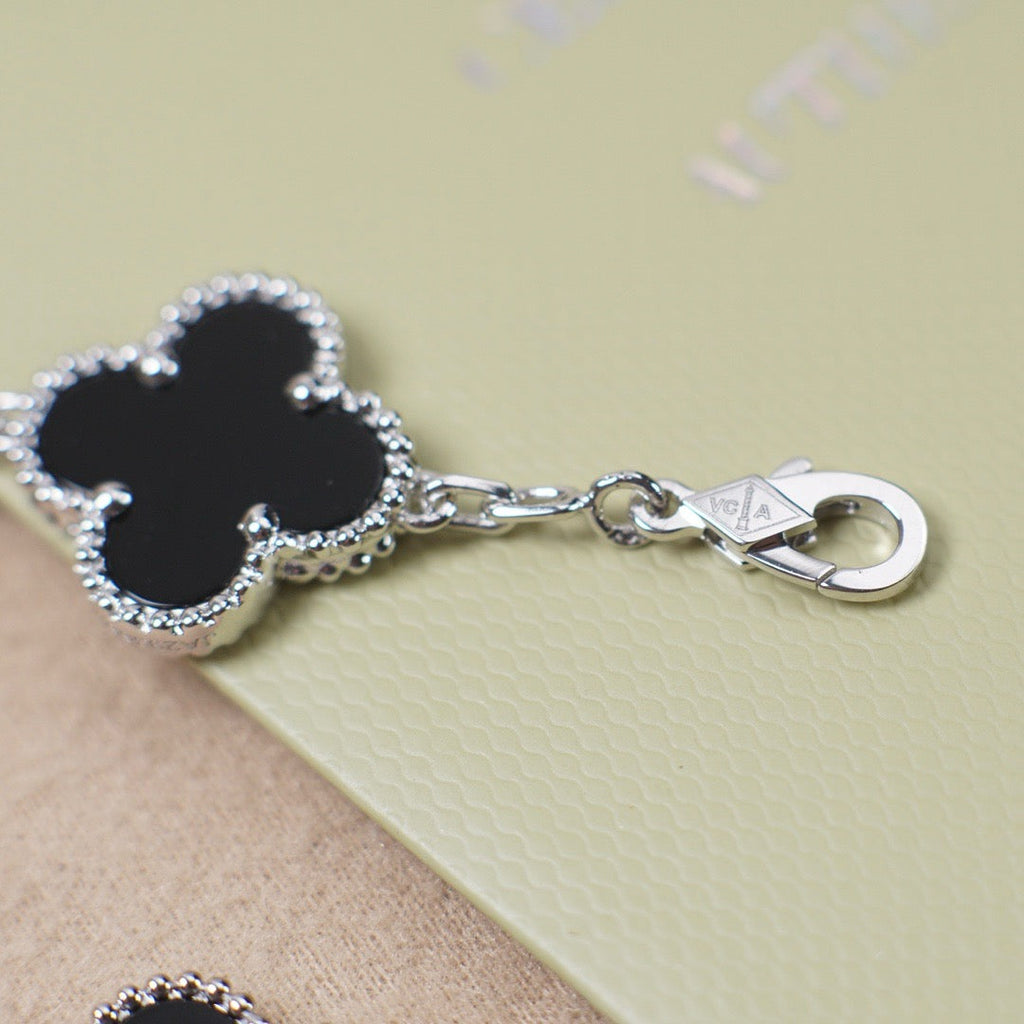 ¡®Jewelicorn¡¯CLOVER 5 MOTIF ONYXS  BRACELET SILVER