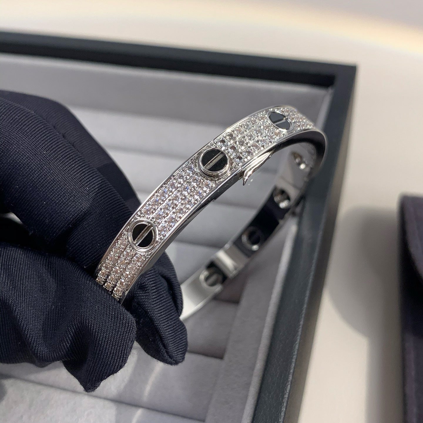 ¡®Jewelicorn¡¯LOVE BRACELET 6.1MM DIAMOND-PAVED CERAMIC