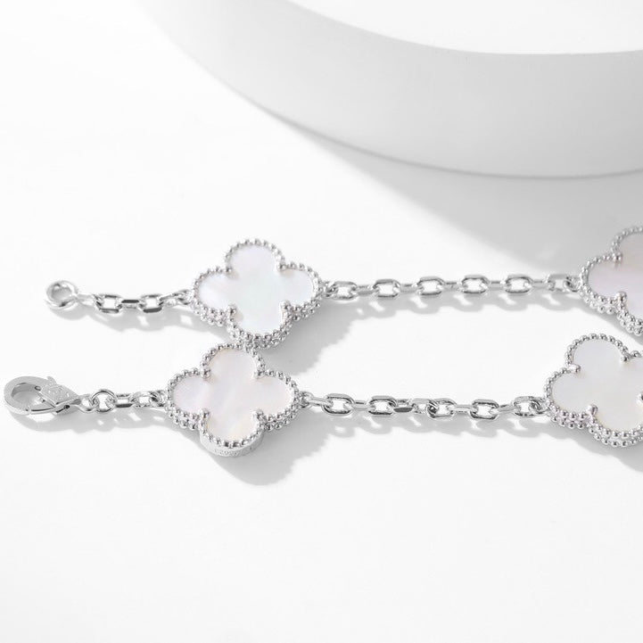 ¡®Jewelicorn¡¯CLOVER 10 MOTIFS WHITE MOTHER OF PEARL NECKLACE
