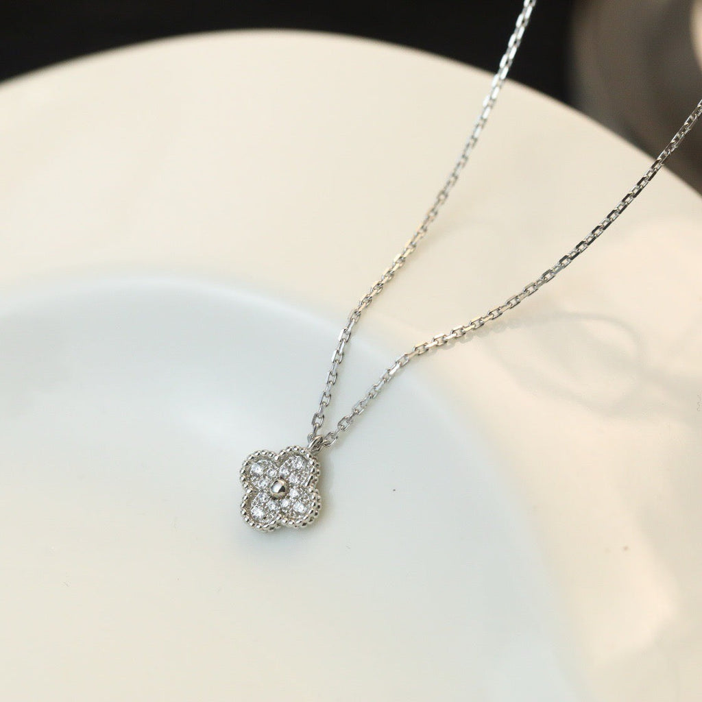 ¡®Jewelicorn¡¯CLOVER MINI 9.5MM PENDANT DIAMOND NECKLACE