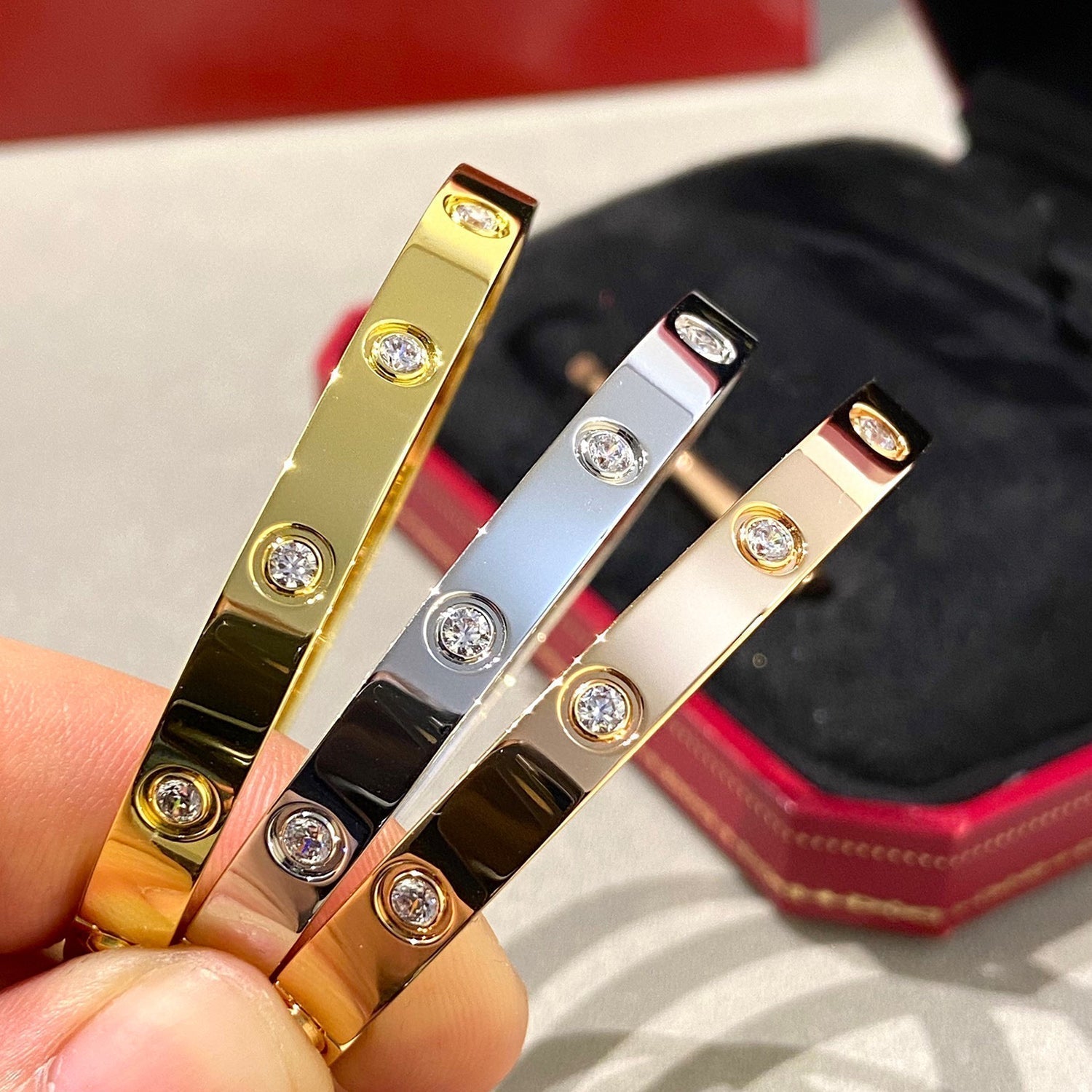 ¡®Jewelicorn¡¯LOVE BRACELET 6.1MM 10 DIAMONDS