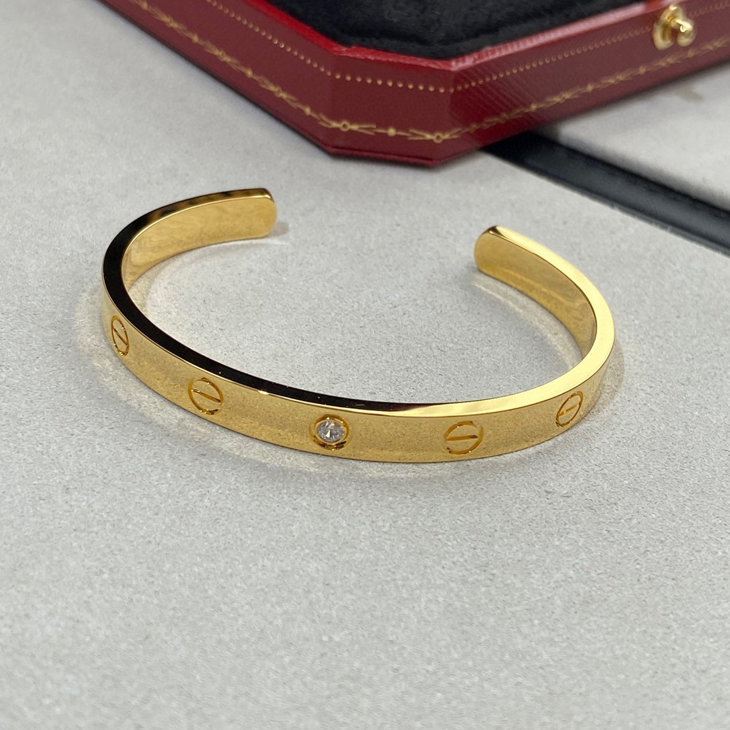 ¡®Jewelicorn¡¯LOVE BRACELET 6.1MM 1 DIAMOND OPEN CUFF