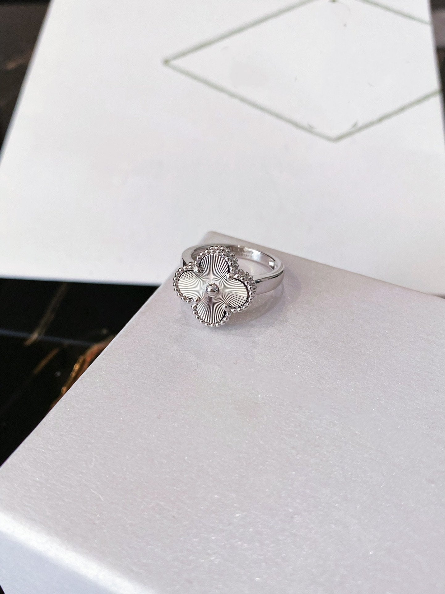 ¡®Jewelicorn¡¯CLOVER SILVER RING