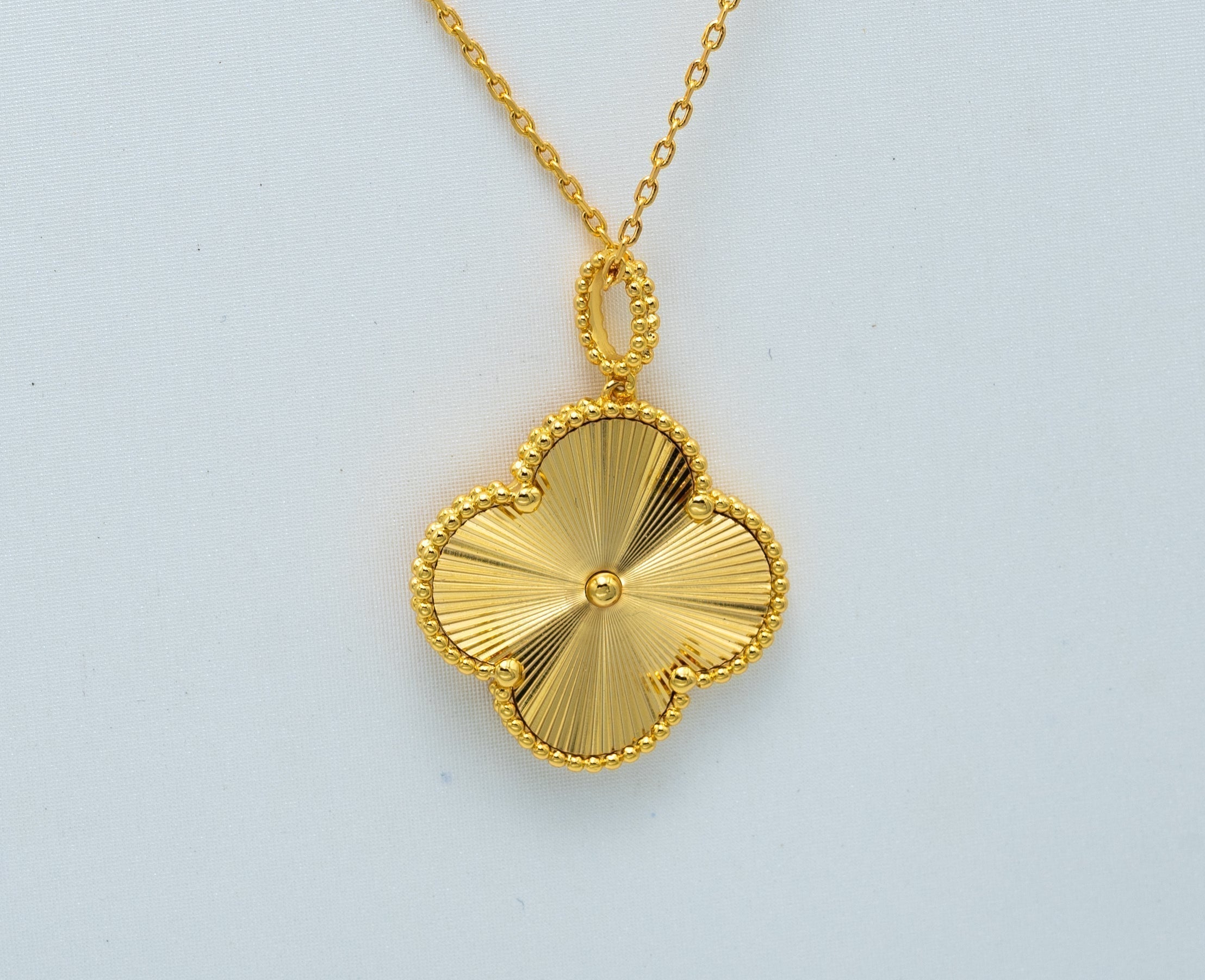 ¡®Jewelicorn¡¯CLOVER 25MM PEDANT NECKLACE GOLD